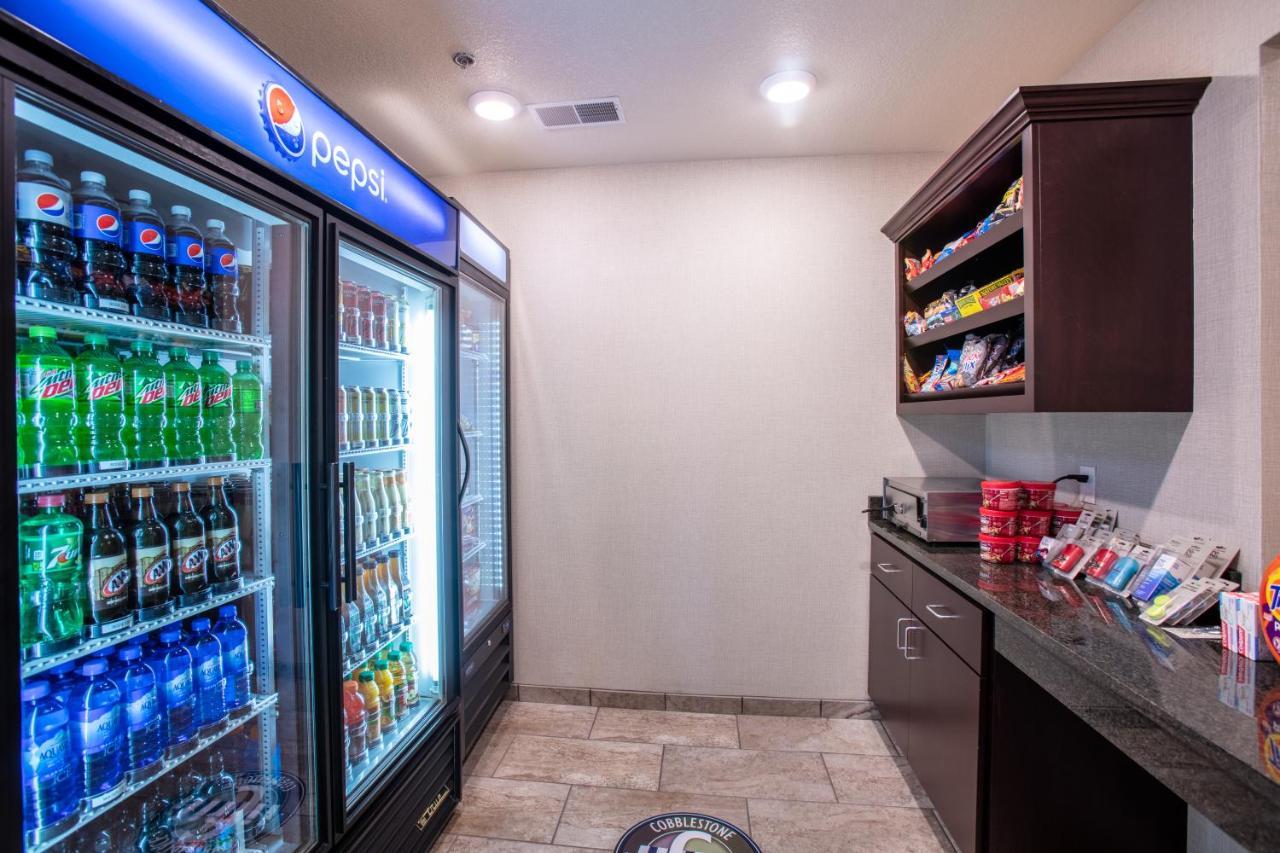 Cobblestone Inn & Suites - Pine Bluffs Ngoại thất bức ảnh