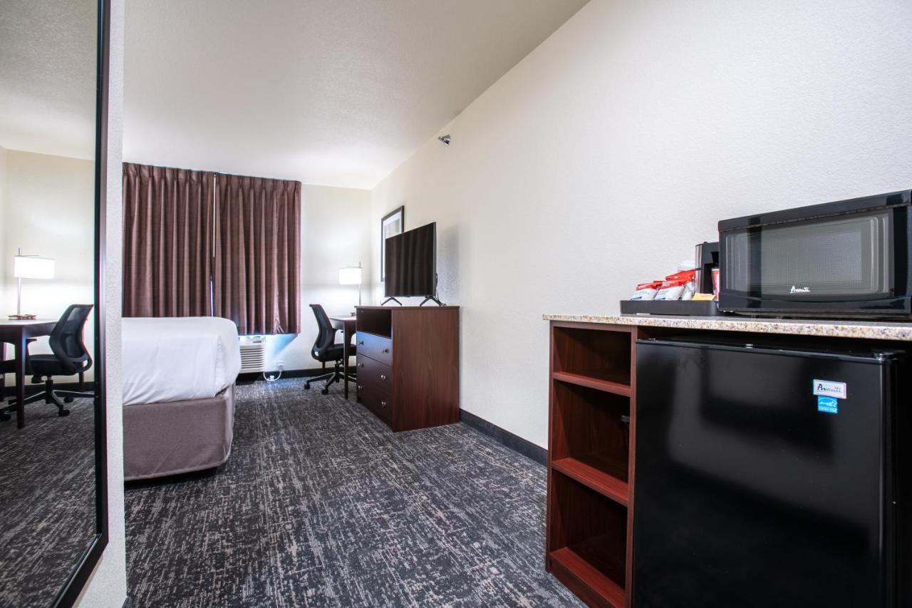 Cobblestone Inn & Suites - Pine Bluffs Ngoại thất bức ảnh