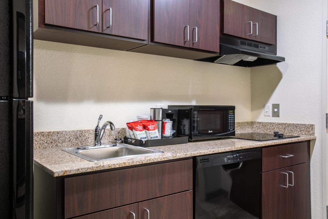Cobblestone Inn & Suites - Pine Bluffs Ngoại thất bức ảnh